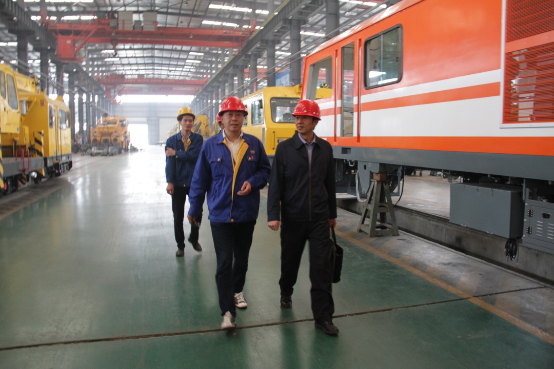 襄州区委常委、公安分局局长裴东海莅临WG网页版指导党建工作